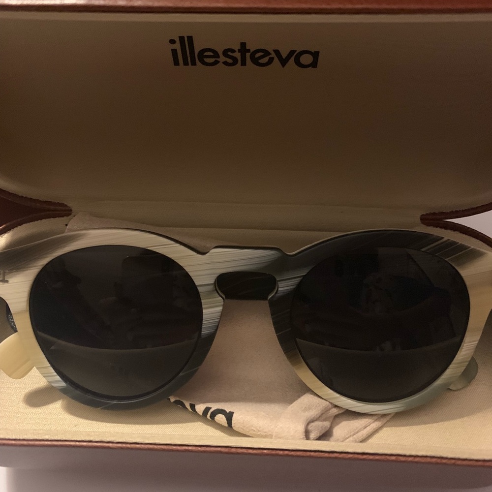 Illesteva Leonard Matte Dark Horn Sunglasses